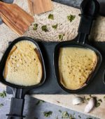 Petite spatule pour raclette en bois