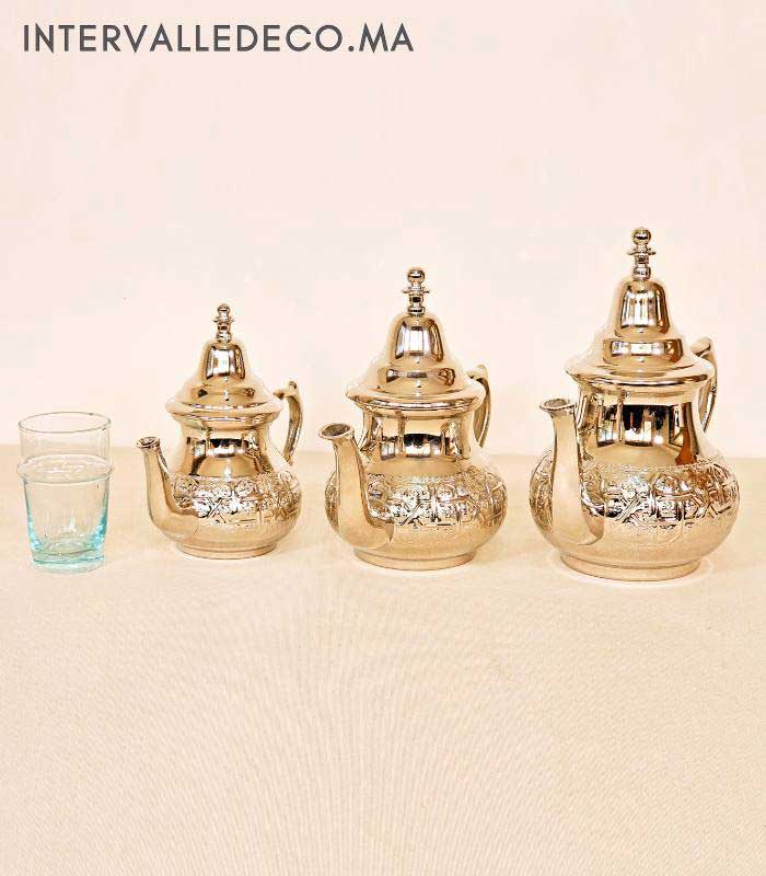 Théière marocaine traditionnelle en cuivre nickelé