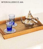 Coffret cadeau artisanal marocain – théière martelée, verres beldi bleus et sous-verres zellige – Image 11