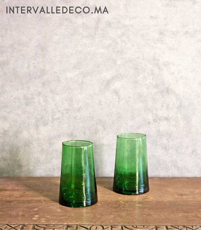Verre à jus en verre soufflé vert